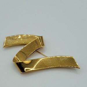 Monet Womens Vintage Ribbon Brooch Gold Tone Abstract‎ Minimalist Classic